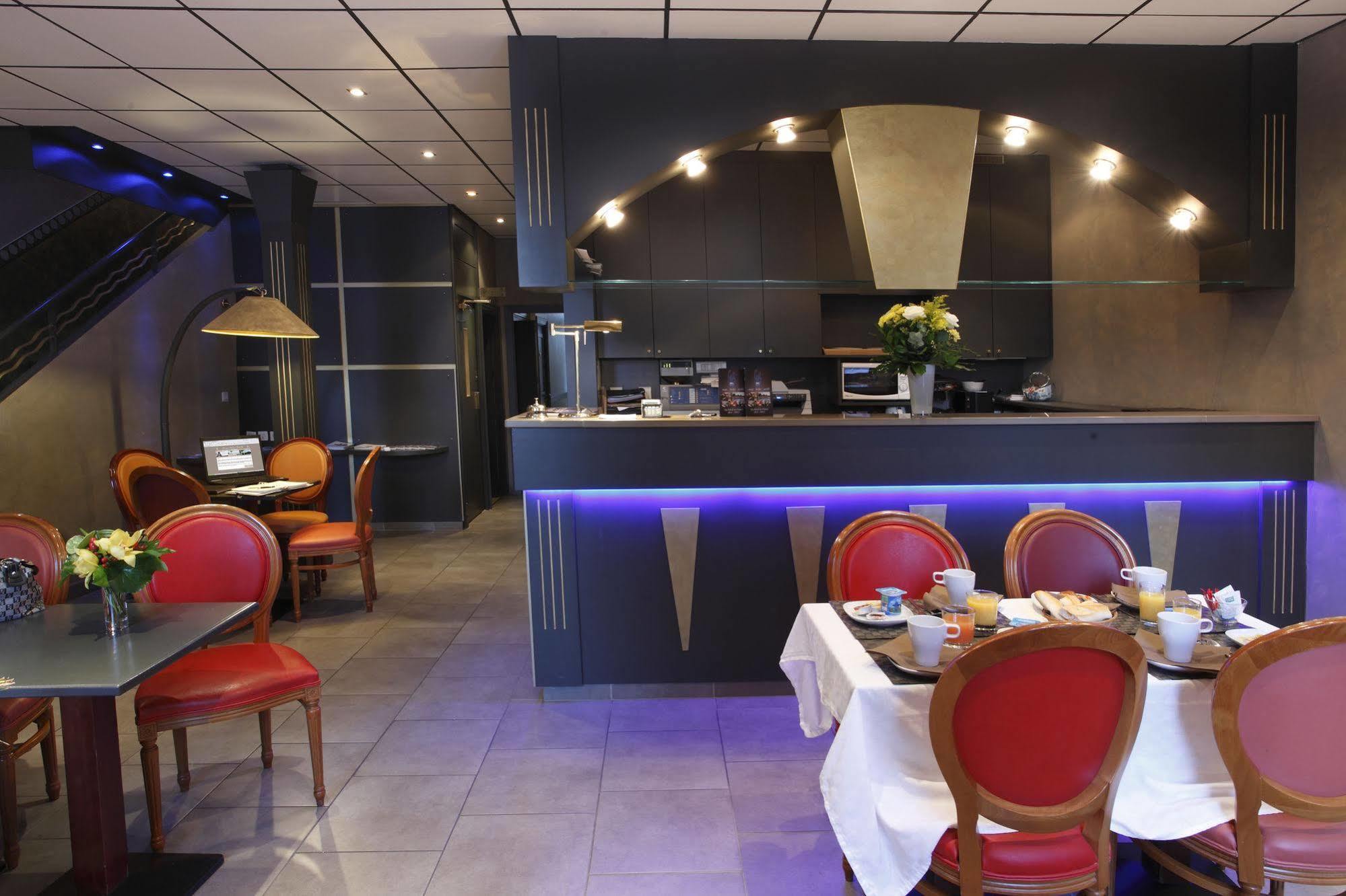 Adonis Marseille Vieux Port – Hôtel du Palais Marselha Exterior foto